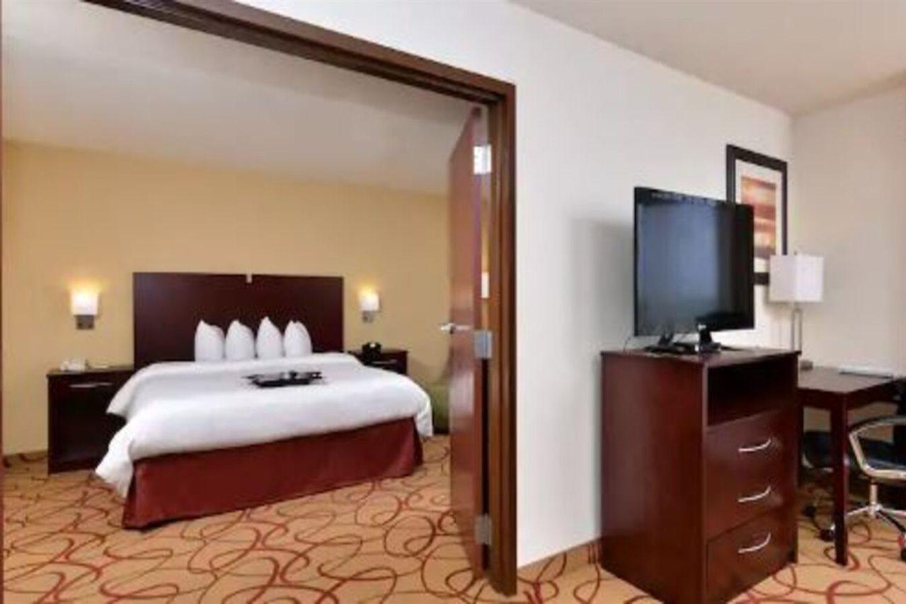 Hampton Houston-deer Park Ship Area Hotel